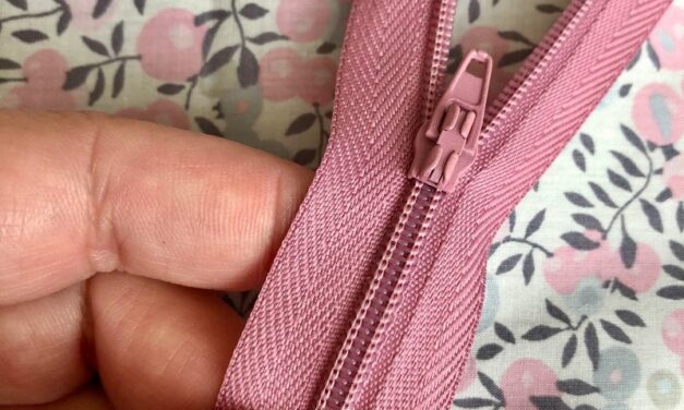 How to fix a detached zipper pull (4 easy steps)